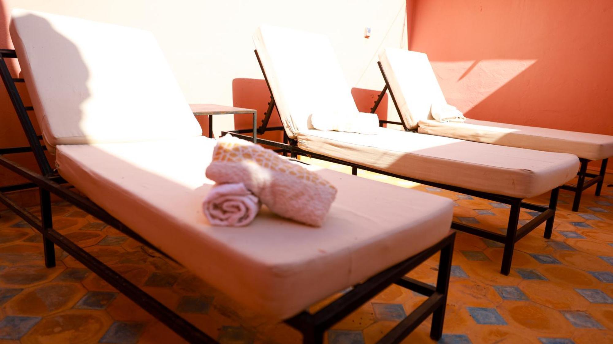 Ryad De Charme Authentique Piscine Calme Marrakesh Buitenkant foto